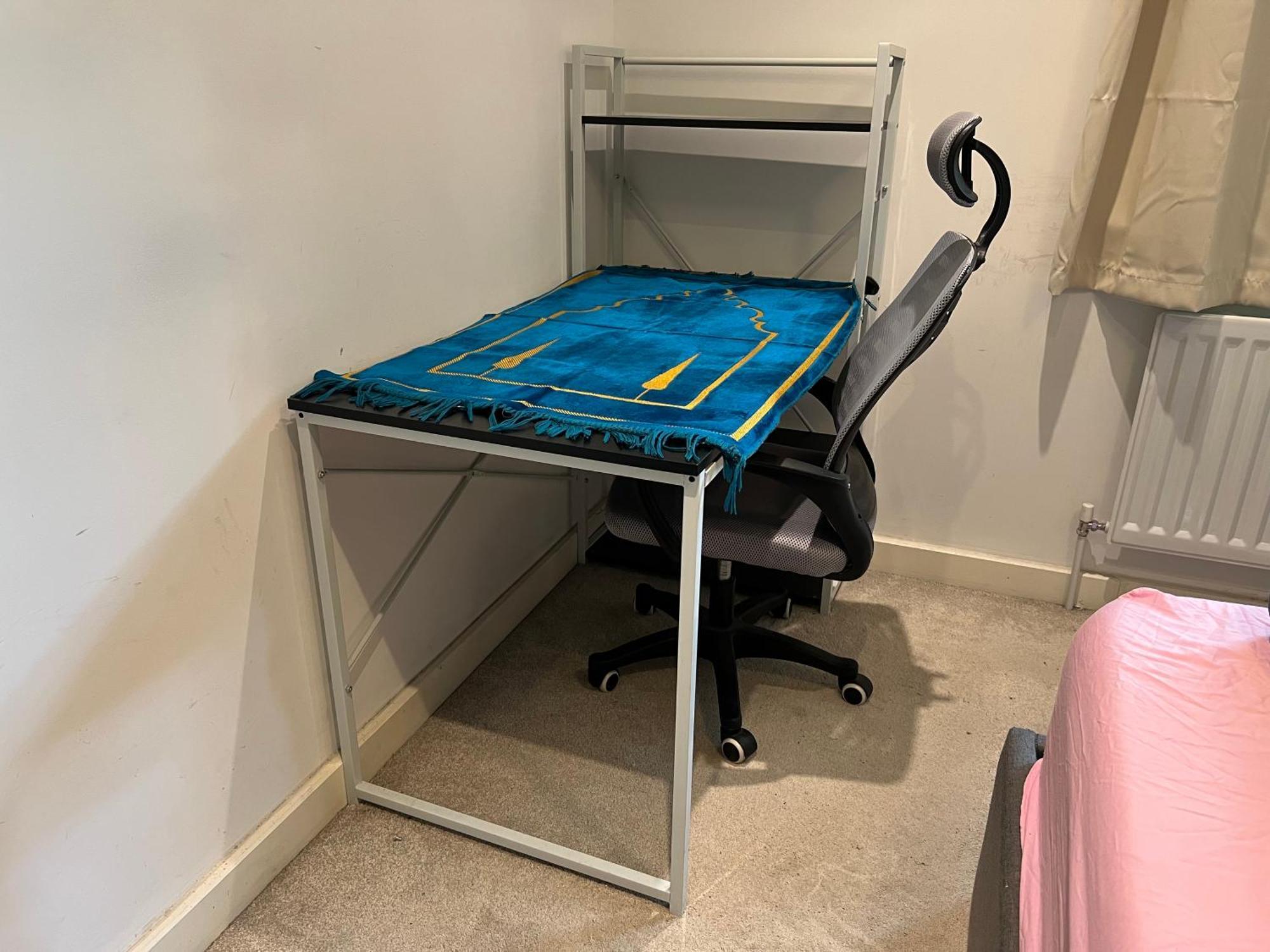 London Holiday Home Newly Refurbished - Entire 4 Bedroom Private House With Kitchen, Living Room & Private Garden - 1 Cape House London, Within 30 Mins From Central London, London Bridge & Canary Wharf المظهر الخارجي الصورة